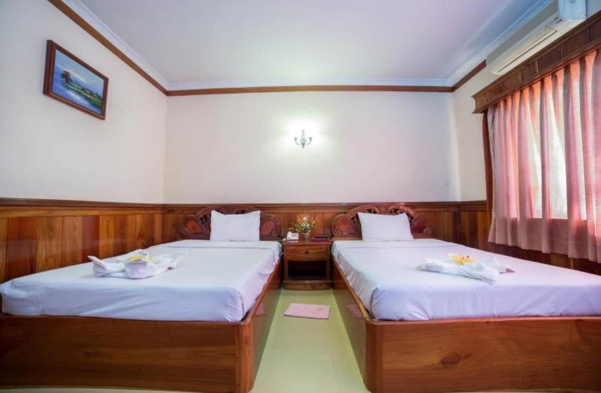 Banan Hotel Battambang Esterno foto