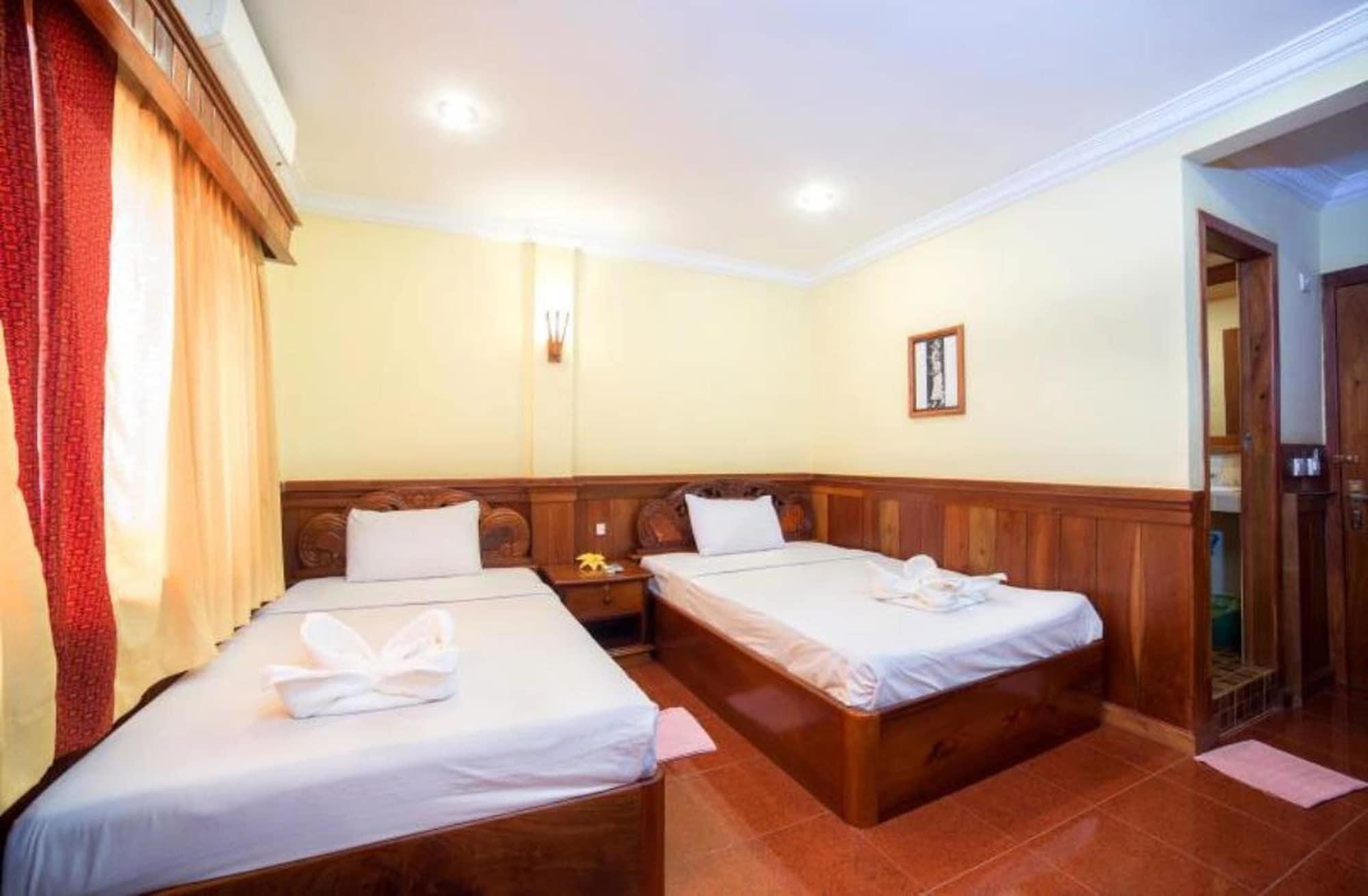 Banan Hotel Battambang Esterno foto