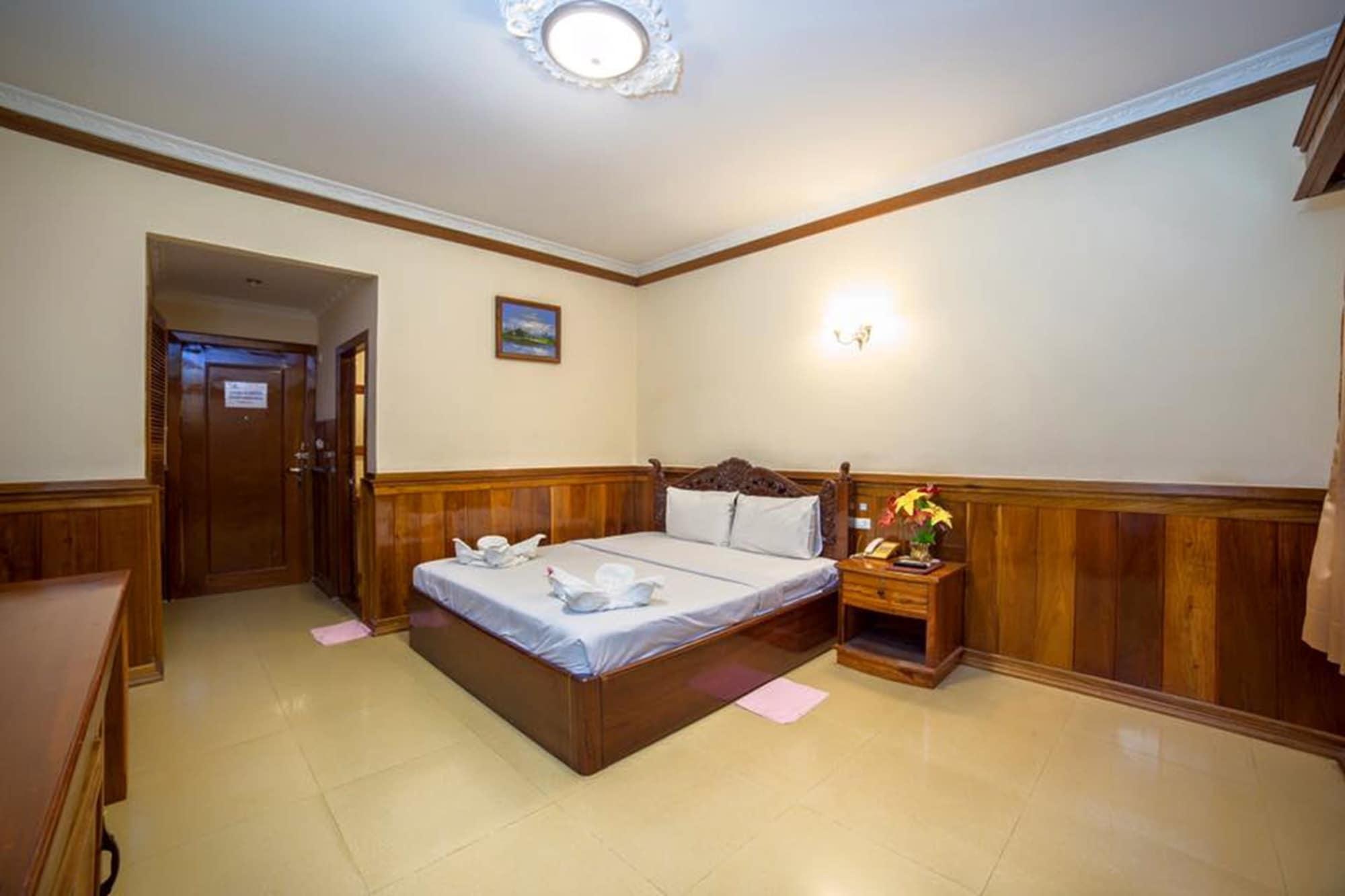 Banan Hotel Battambang Esterno foto