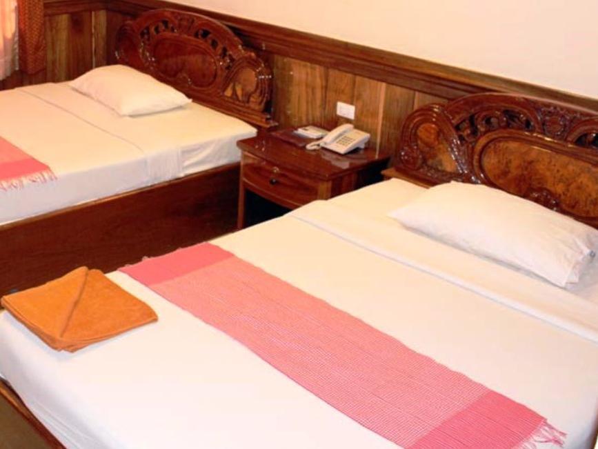 Banan Hotel Battambang Esterno foto