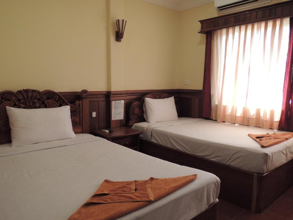 Banan Hotel Battambang Esterno foto