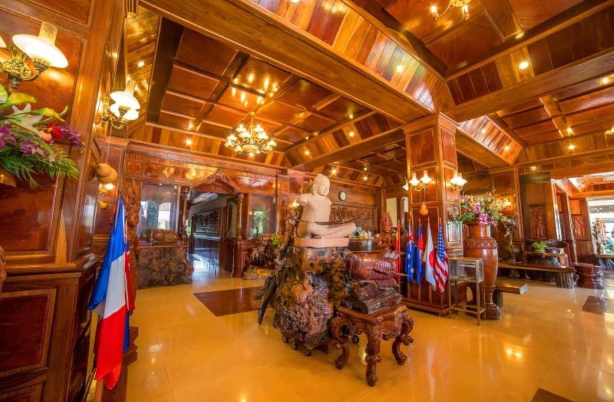 Banan Hotel Battambang Esterno foto